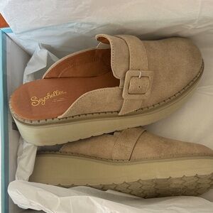 Seychelles Women's Beige Suede Mules